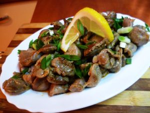 ПИЛЕШКИ СЪРЦА С ЛУК И ГЪБИ